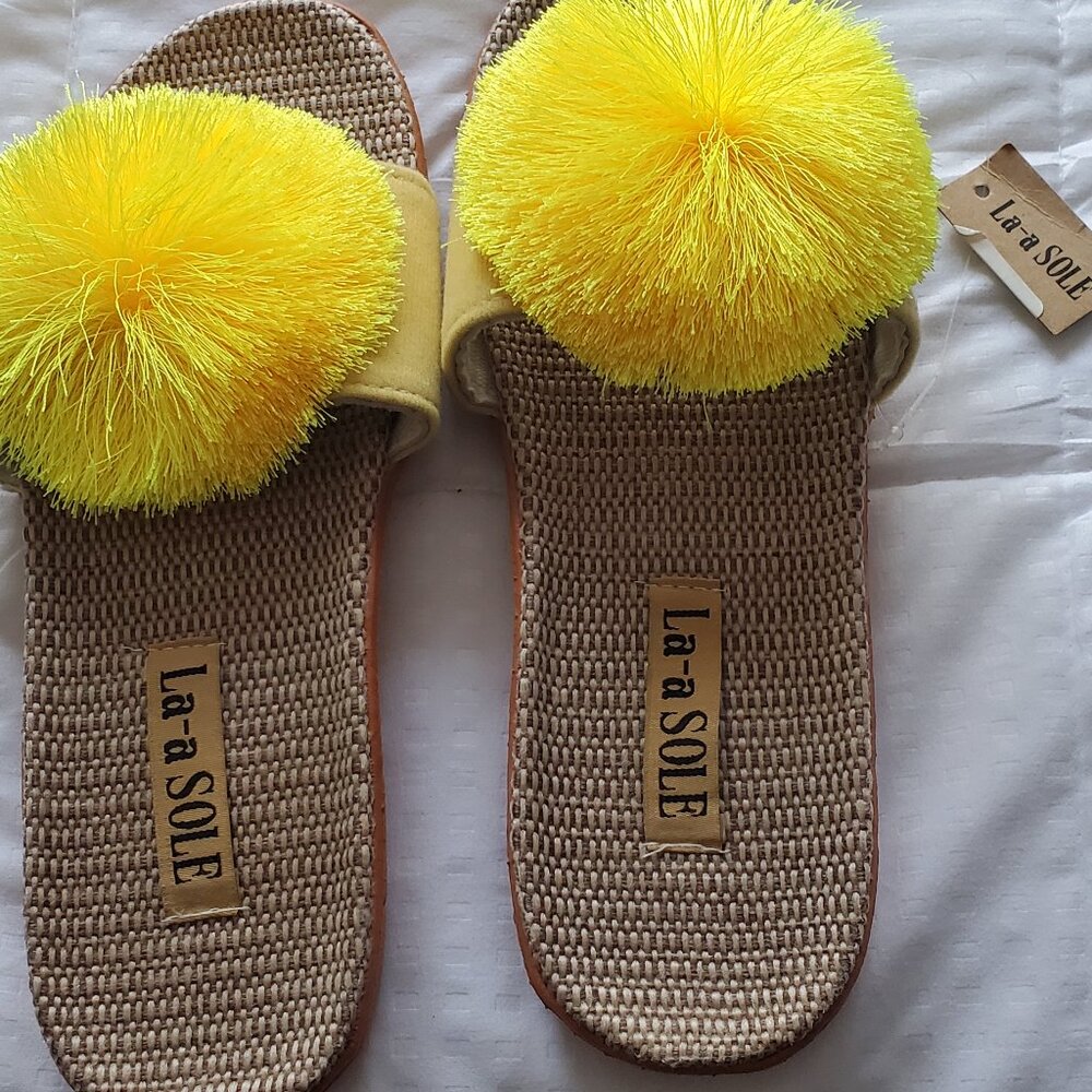 pom pom sandals